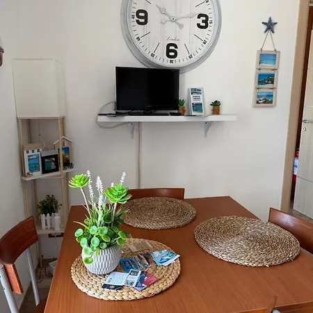 Casa Luna - Grazioso Con 2 Da Letto Apartman Porto Torres